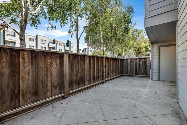 6400 Christie Ave 2106, Emeryville, CA 94608