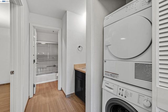 6400 Christie Ave 2106, Emeryville, CA 94608