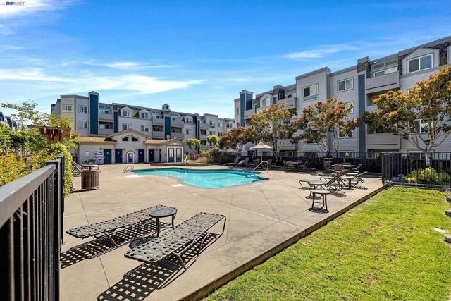 6400 Christie Ave 2106, Emeryville, CA 94608