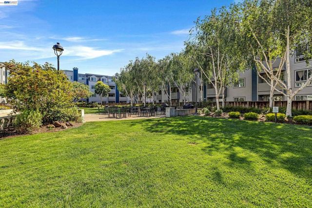 6400 Christie Ave 2106, Emeryville, CA 94608
