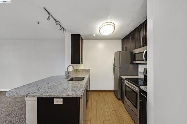 6400 Christie Ave 2106, Emeryville, CA 94608