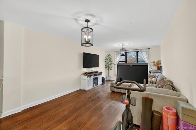 6495 Broadway 5R, Bronx, NY 10471