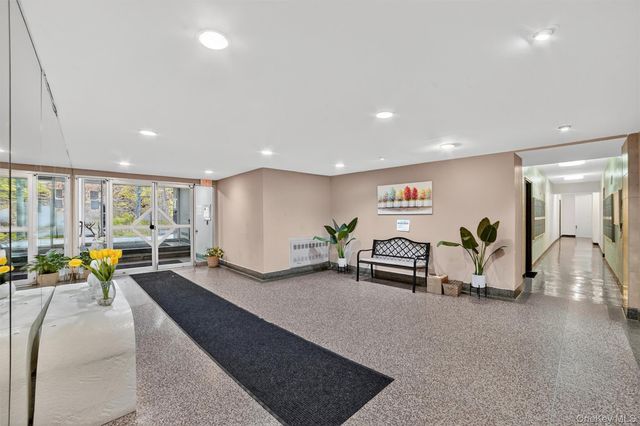 6495 Broadway 5R, Bronx, NY 10471