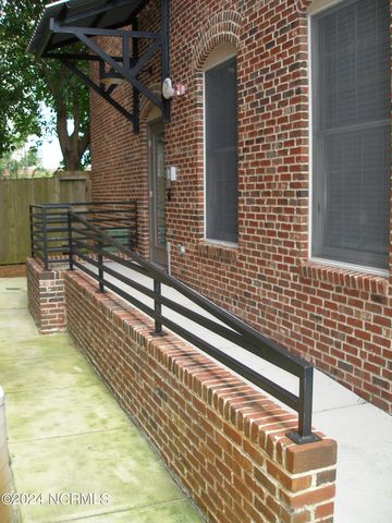 715 N 4th Street Apt 101, Wilmington, NC 28401