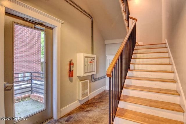 715 N 4th Street Apt 101, Wilmington, NC 28401