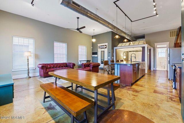 715 N 4th Street Apt 101, Wilmington, NC 28401