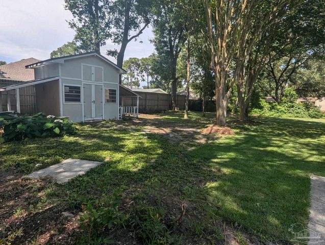 426 Fairpoint Dr, Gulf Breeze, FL 32561