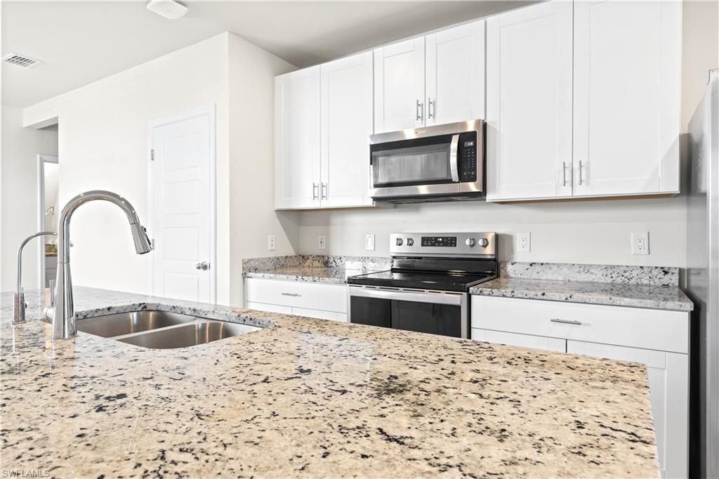 44125 Frontier DR, PUNTA GORDA, FL 33982 — photo 5