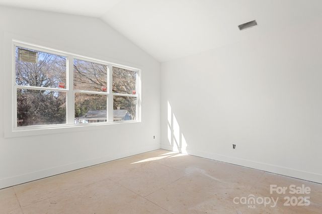 909 S Hoskins Road, Charlotte, NC 28208