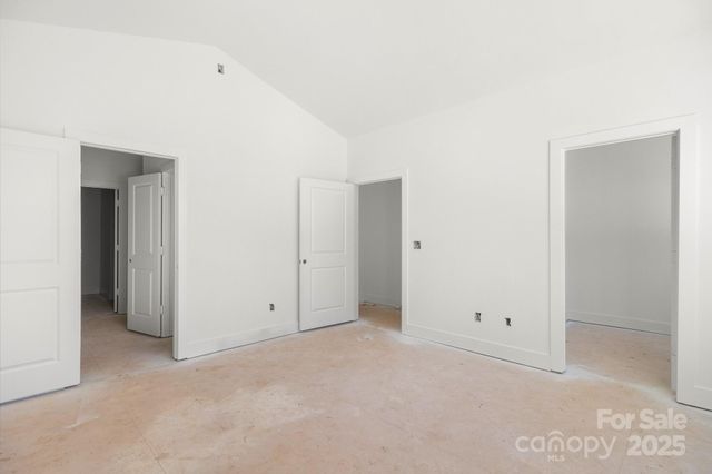 909 S Hoskins Road, Charlotte, NC 28208