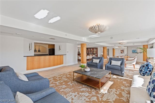 4041 Gulf Shore BLVD N 303, Naples, FL 34103