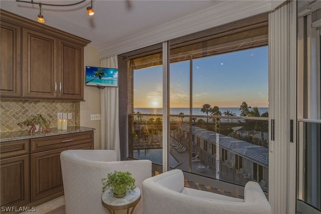 4041 Gulf Shore BLVD N 303, Naples, FL 34103