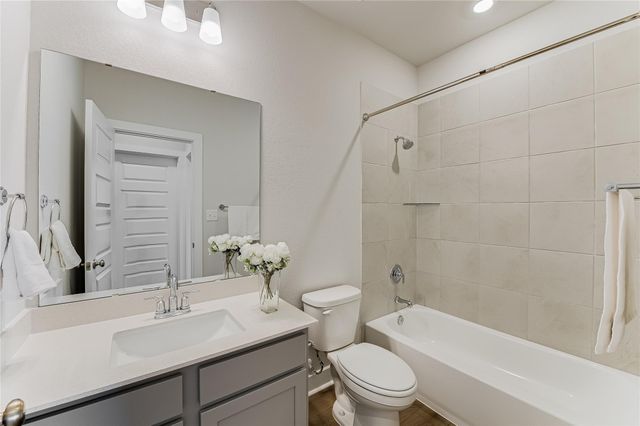 505 Emory Crossing BLVD, Hutto, TX 78634