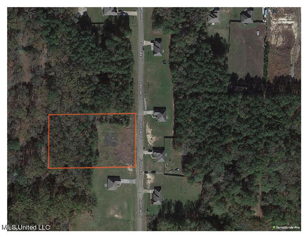108 Forest Lake Drive, Byram, MS 39272
