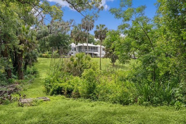 306 N CLAYTON STREET, Mount Dora, FL 32757