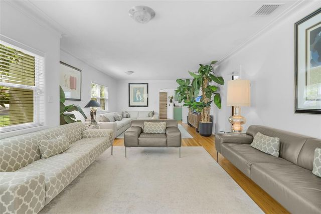 306 N CLAYTON STREET, Mount Dora, FL 32757