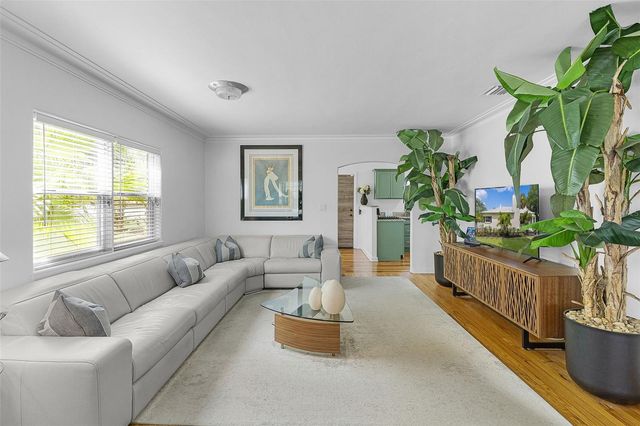 306 N CLAYTON STREET, Mount Dora, FL 32757