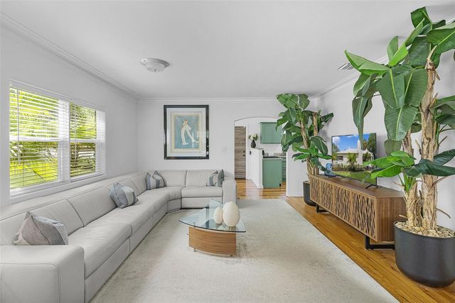 306 N CLAYTON STREET, Mount Dora, FL 32757