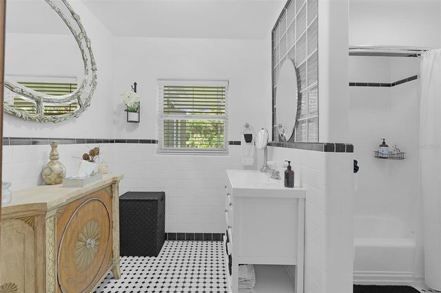 306 N CLAYTON STREET, Mount Dora, FL 32757