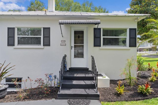 306 N CLAYTON STREET, Mount Dora, FL 32757