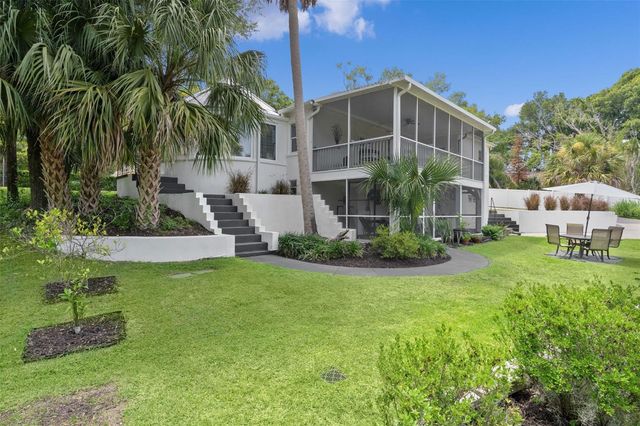306 N CLAYTON STREET, Mount Dora, FL 32757