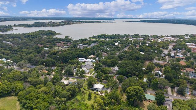 306 N CLAYTON STREET, Mount Dora, FL 32757