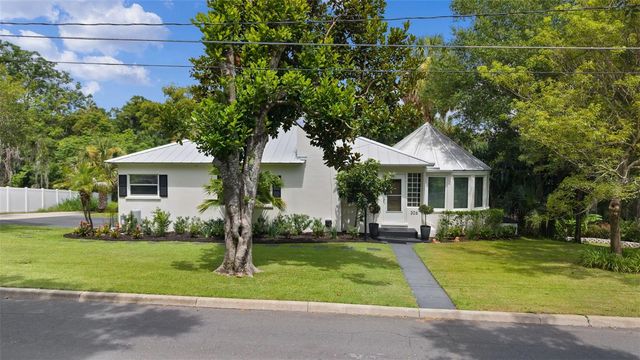 306 N CLAYTON STREET, Mount Dora, FL 32757