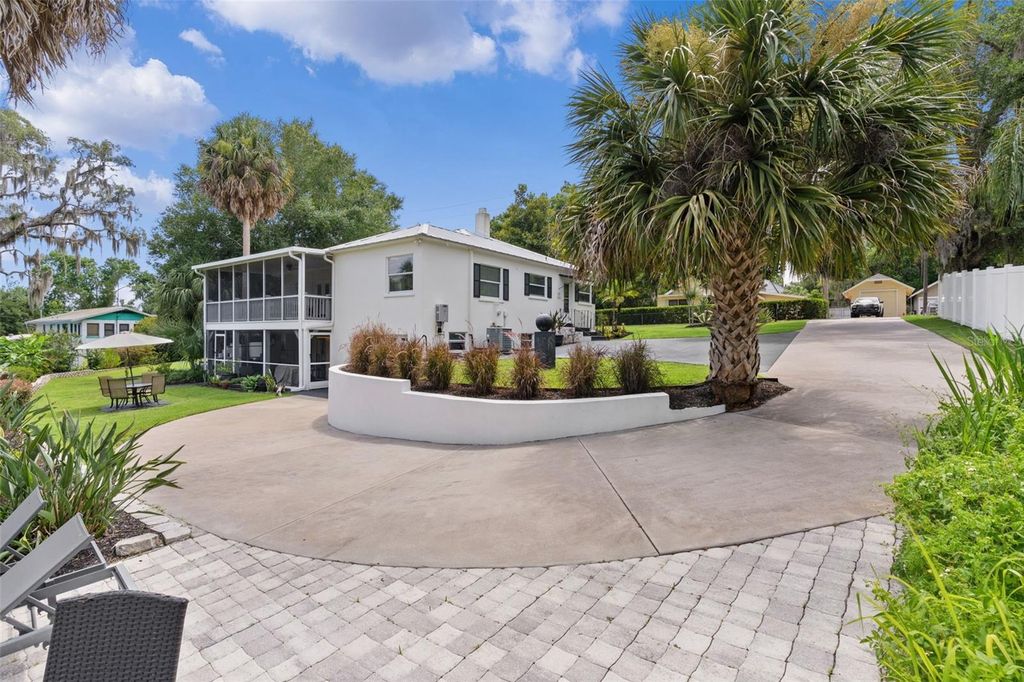306 N CLAYTON STREET, Mount Dora, FL 32757