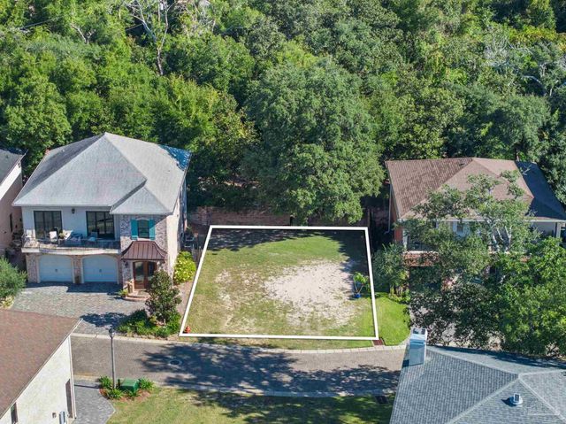 1514 White Caps Ln, Pensacola, FL 32507