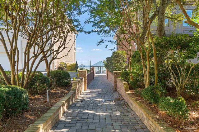 1514 White Caps Ln, Pensacola, FL 32507