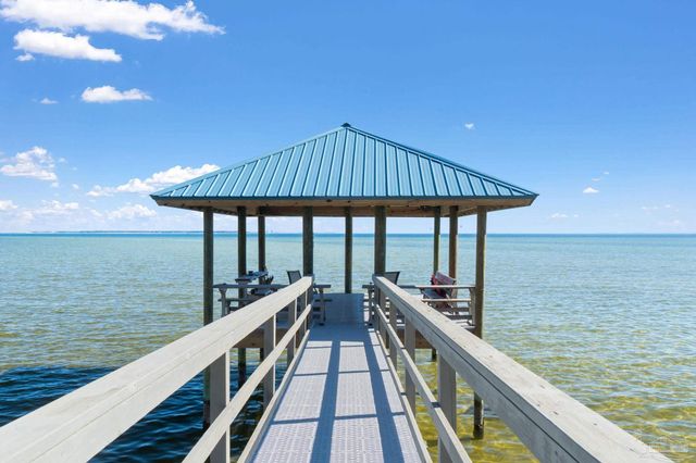 1514 White Caps Ln, Pensacola, FL 32507