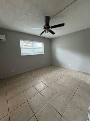 2016 NE 17th Court 4, Fort Lauderdale, FL 33305