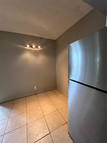 2016 NE 17th Court 4, Fort Lauderdale, FL 33305