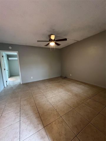 2016 NE 17th Court 4, Fort Lauderdale, FL 33305