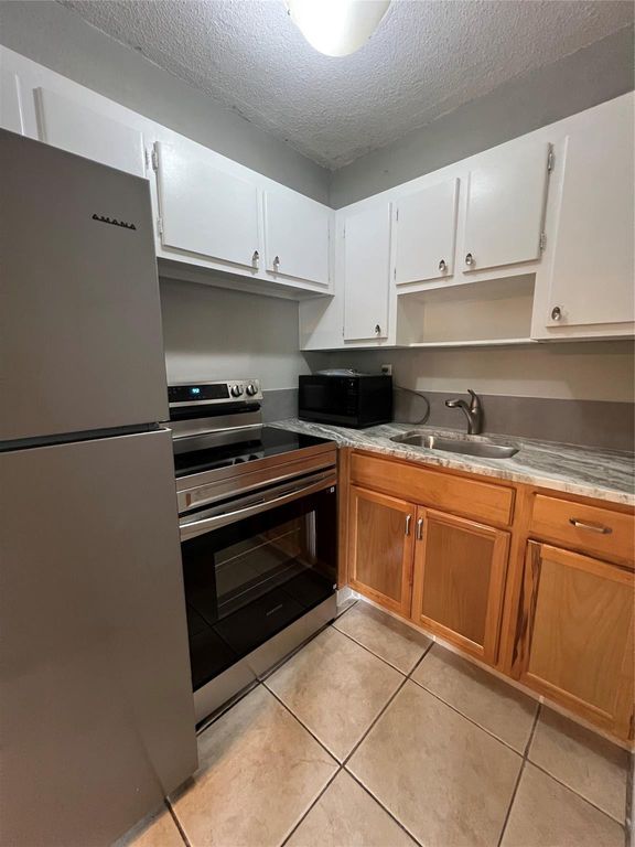 2016 NE 17th Court 4, Fort Lauderdale, FL 33305