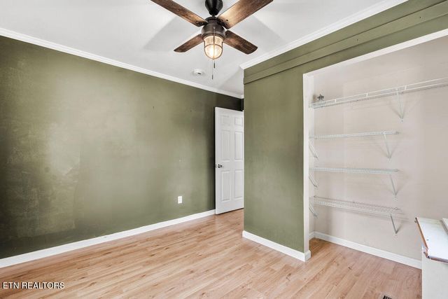 909 N C St, Lenoir City, TN 37771