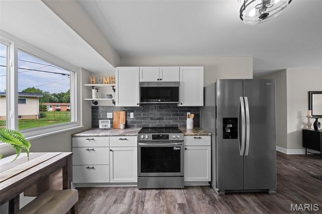245 Humes Lane, Florissant, MO 63031