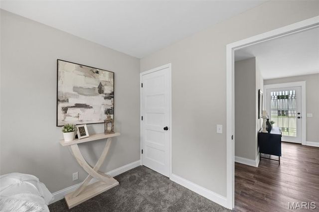245 Humes Lane, Florissant, MO 63031