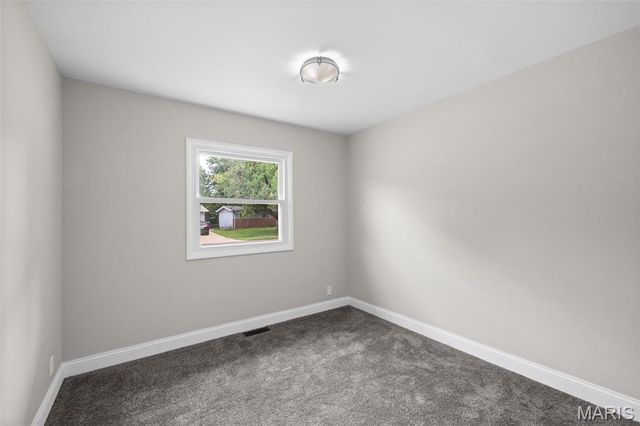 245 Humes Lane, Florissant, MO 63031