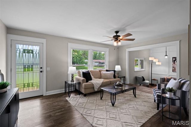 245 Humes Lane, Florissant, MO 63031