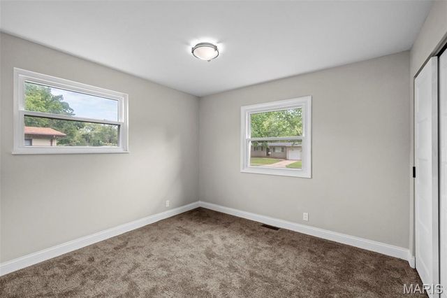 245 Humes Lane, Florissant, MO 63031