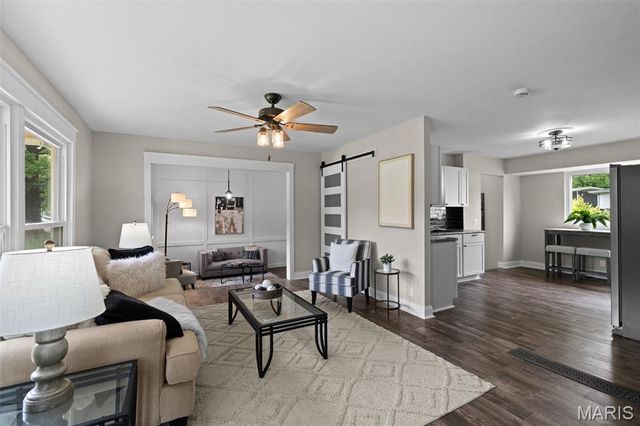 245 Humes Lane, Florissant, MO 63031