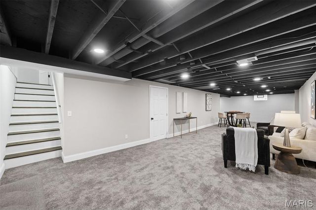 245 Humes Lane, Florissant, MO 63031