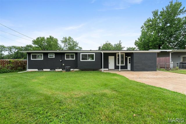 245 Humes Lane, Florissant, MO 63031