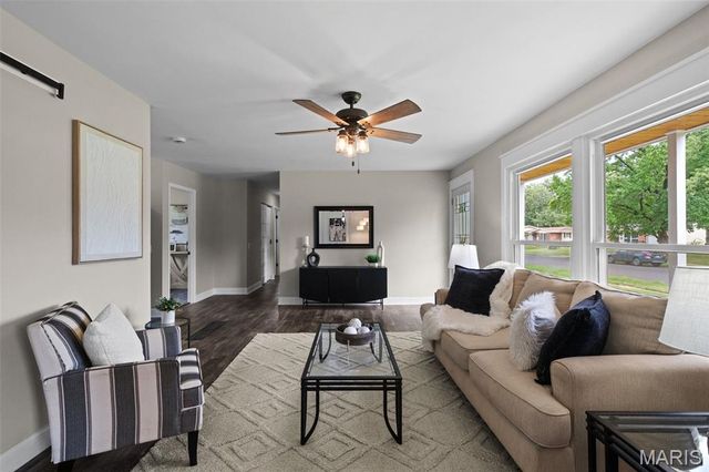 245 Humes Lane, Florissant, MO 63031