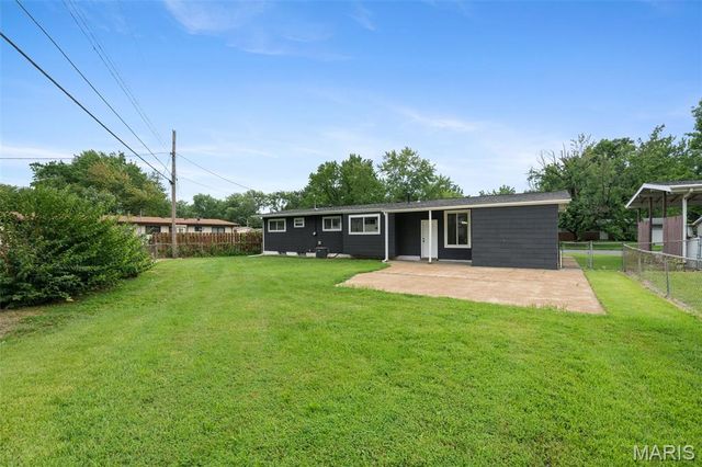 245 Humes Lane, Florissant, MO 63031