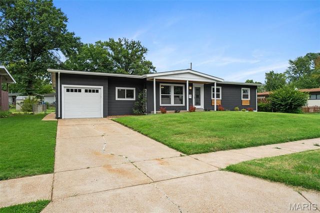 245 Humes Lane, Florissant, MO 63031