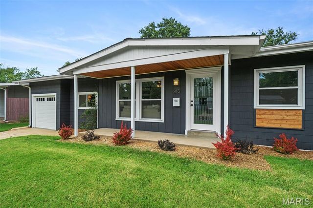 245 Humes Lane, Florissant, MO 63031