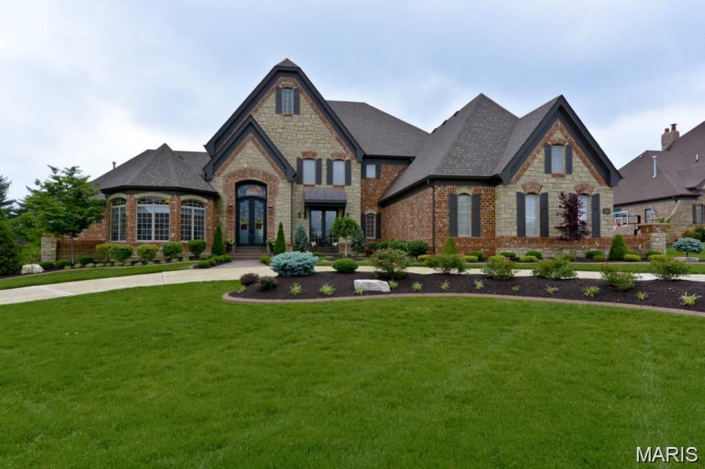 1255 Devonworth Drive, Town And Country, MO 63017