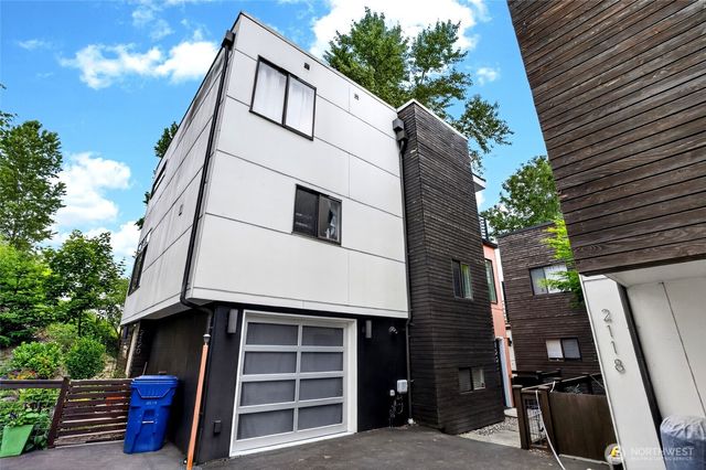 2122 NE 89th St, Seattle, WA 98115